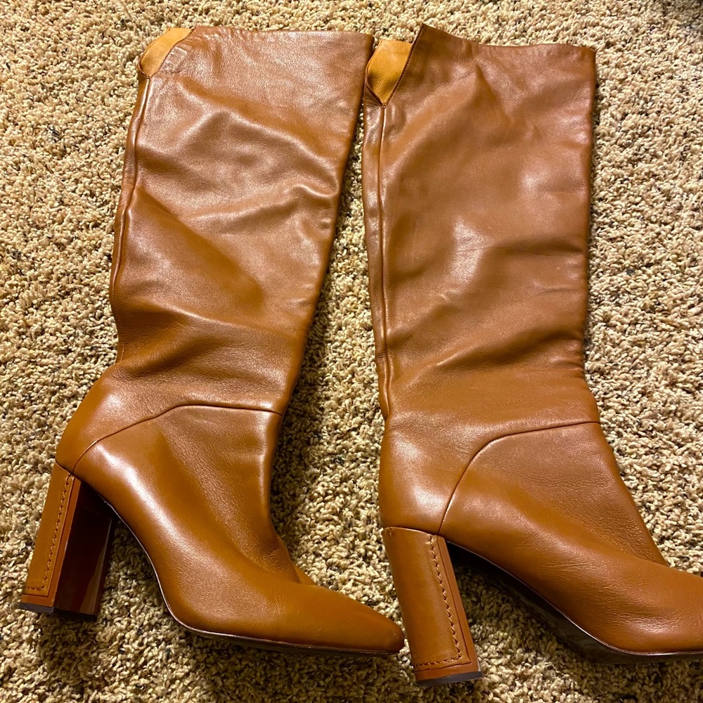 Knee high boots 👢